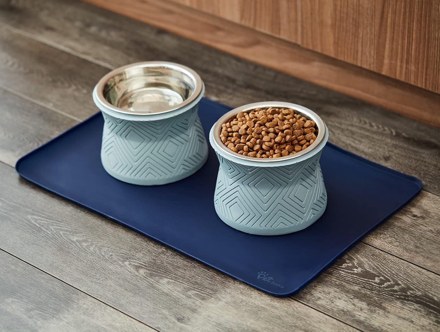 TidyDen Raised-Edge Feeding Mat